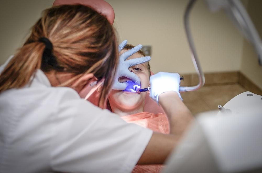 Higiena jamy ustnej: jak dbać o zęby dziecka?